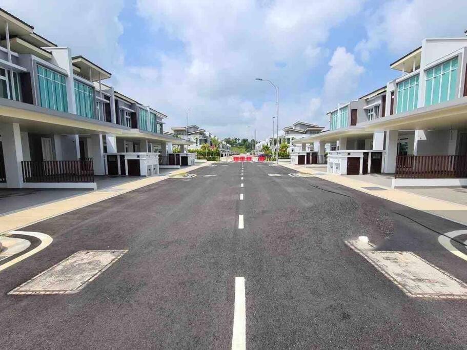 Luxury 2-Storey Terrace House Near Ioi City Mall Putrajaya Eksteriør bilde